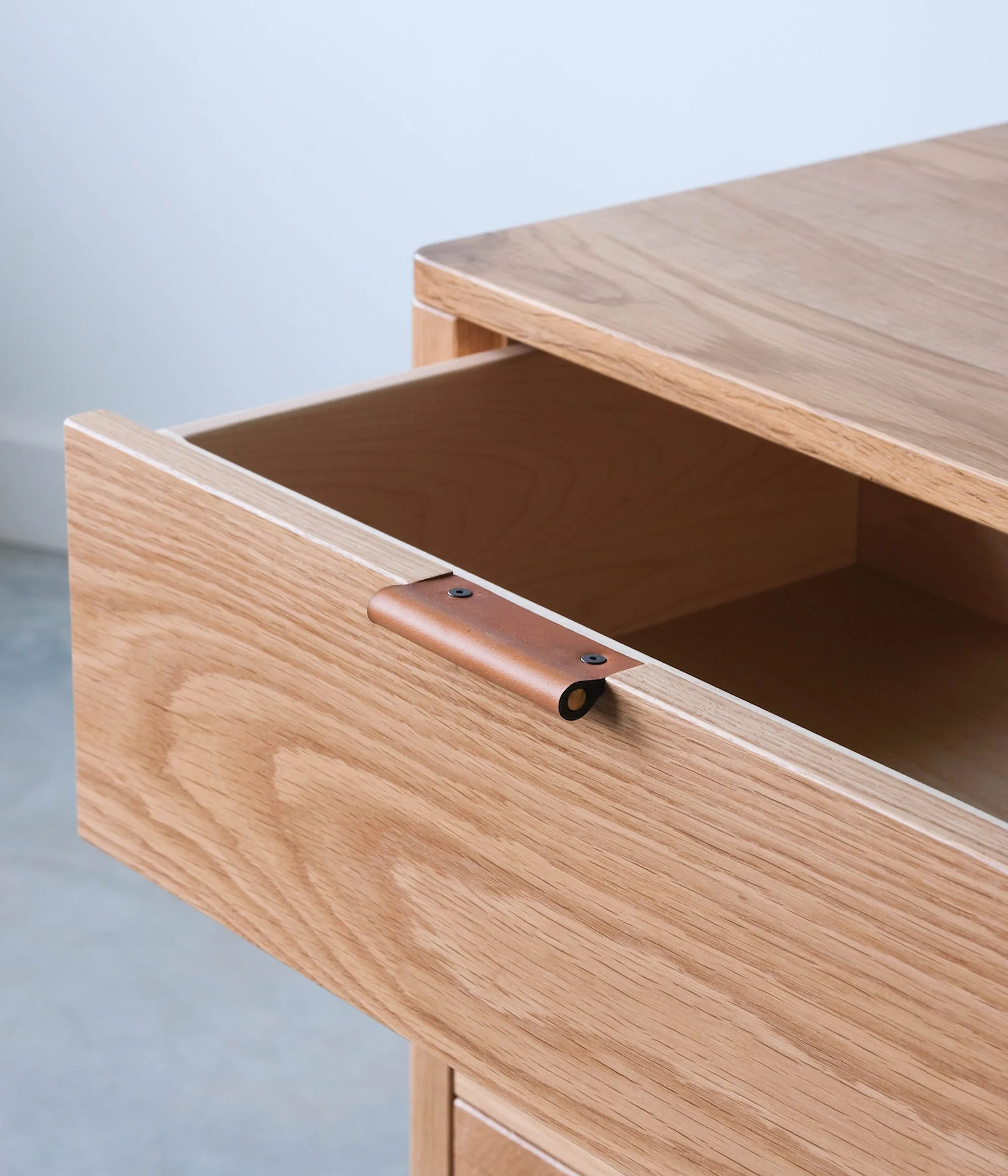 Avers Dresser - Image 4