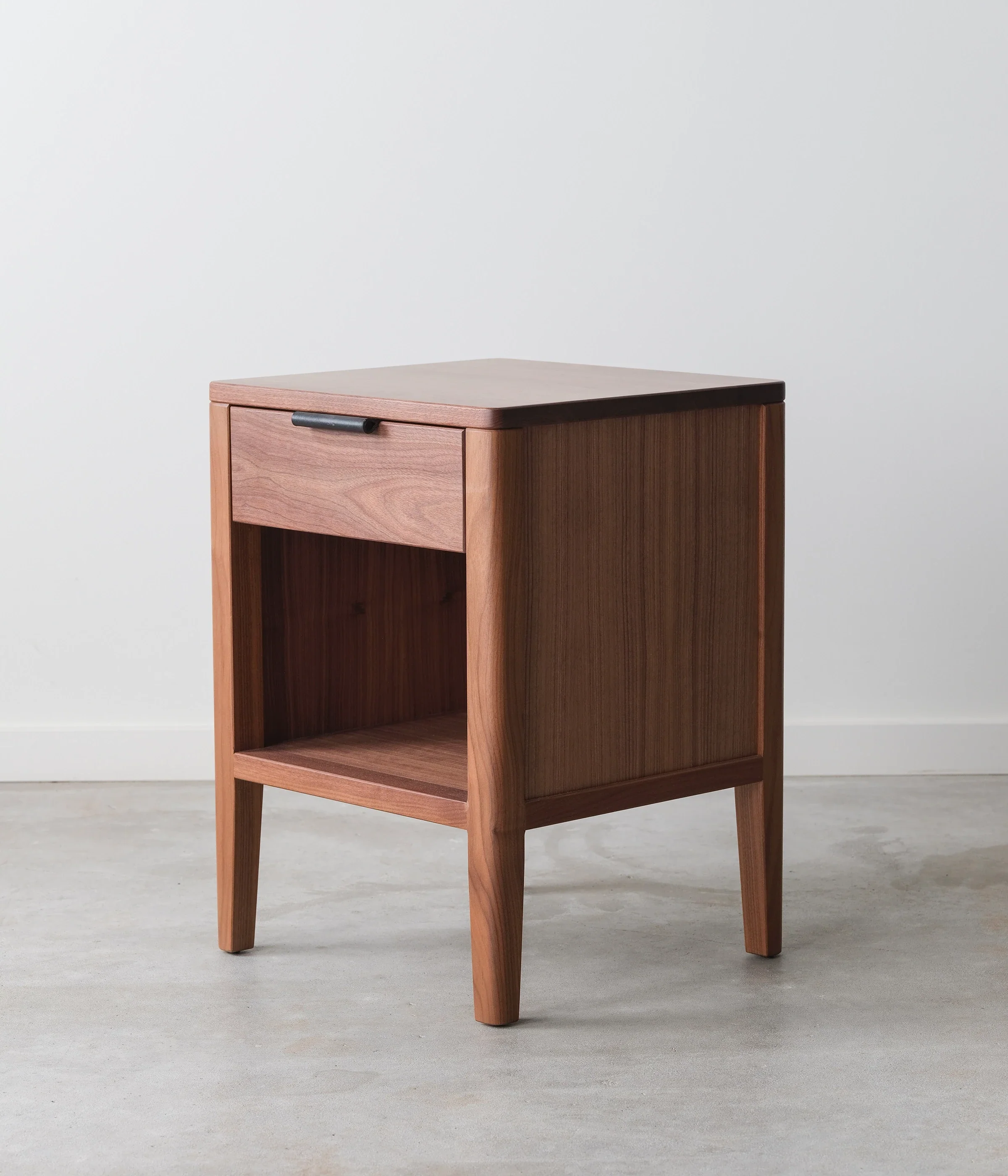 Avers Nightstand - Image 4