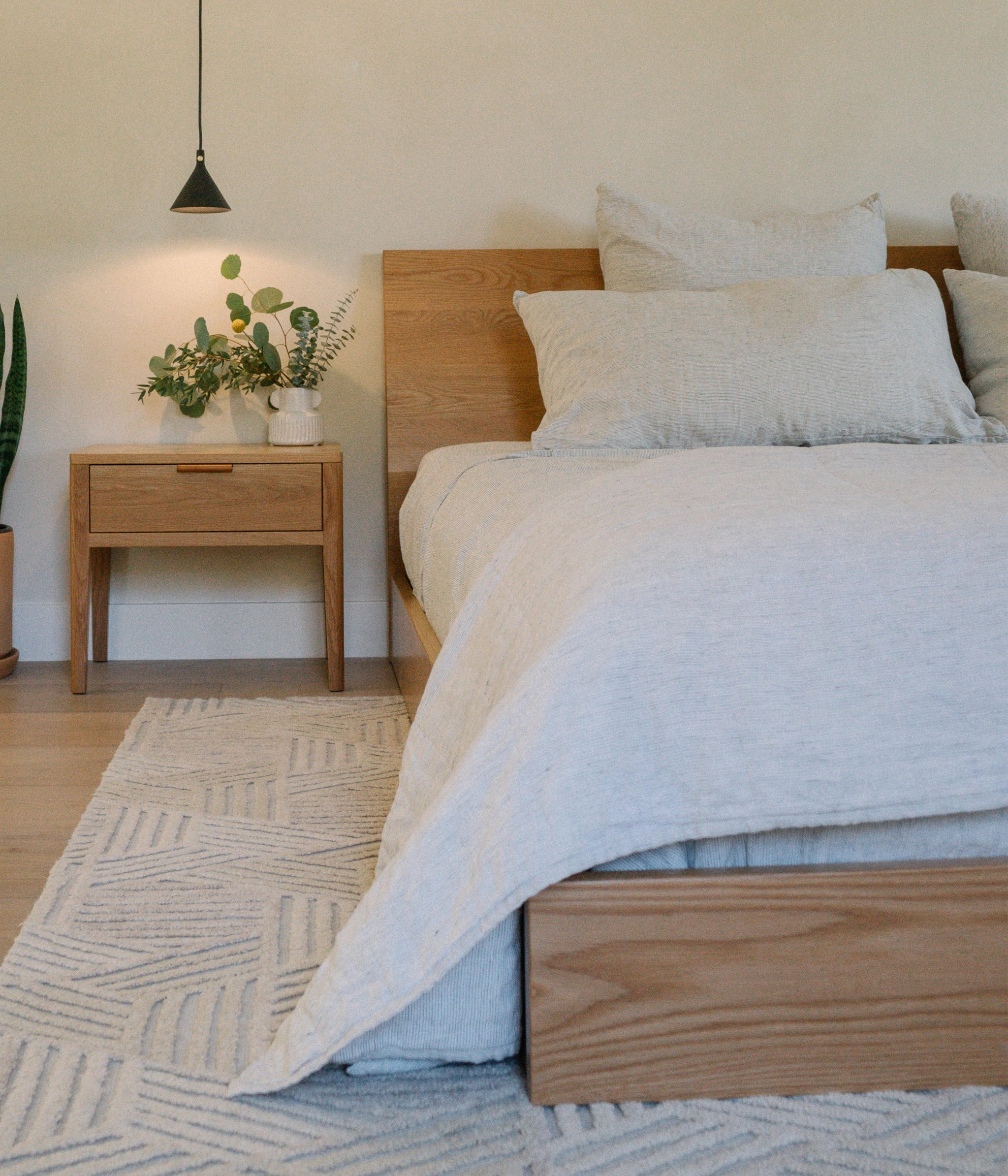 Oswego Bed - Image 7