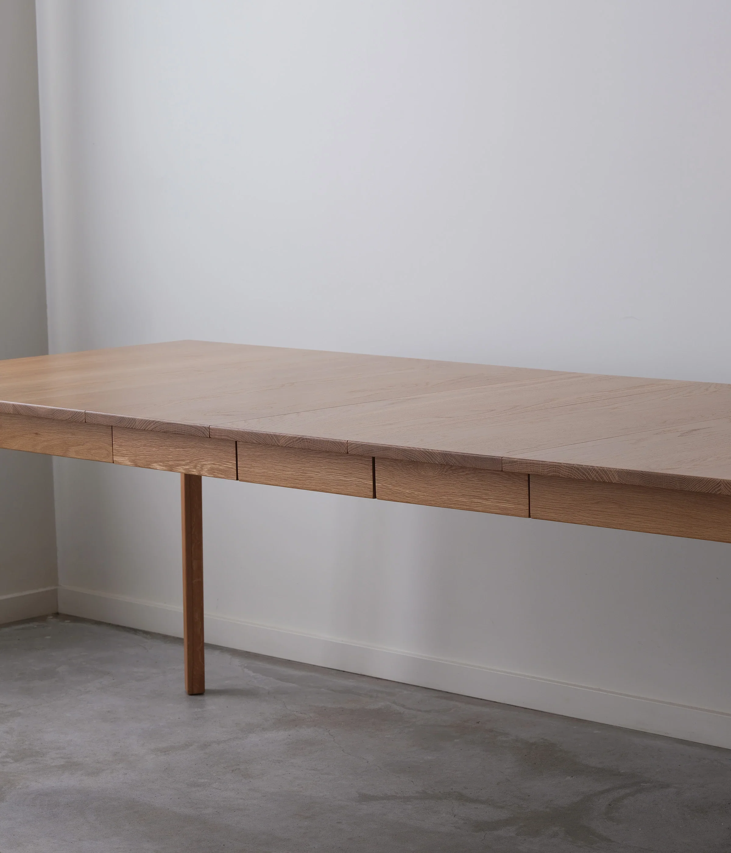 Ventura Dining Table - Image 9